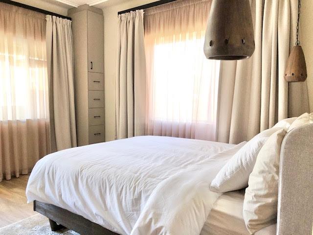 3 Bedroom Property for Sale in Sea Point Western Cape